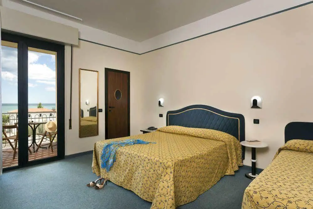 Hotel Stella Riccione 3*,